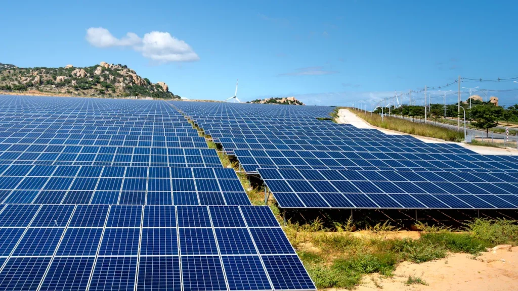 Comparing Lithium-ion and Lead-acid Batteries for Solar Energy Systems